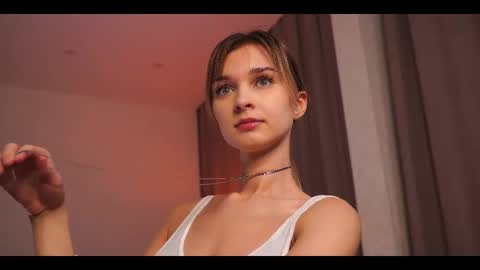 Snapshot of variety_moments chatting on 10/04/25, 03:32 Heeeeey Im Hanna the art of tease  online show from 10/04/25, 03:32