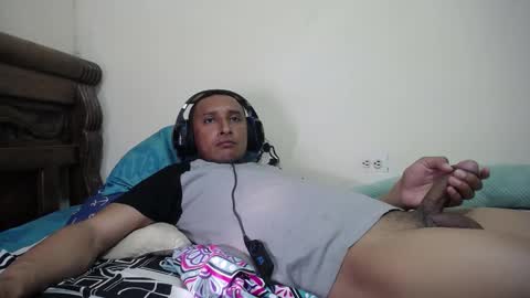 Snapshot of varmico chatting on 12/16/25, 04:56 Harold online show from 12/16/25, 04:56