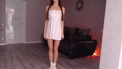 Snapshot of varonica_caprii chatting on 12/22/24, 12:16 Varonica Caprii Online this week Monday Tuesday Thursday Friday online show from 12/22/24, 12:16