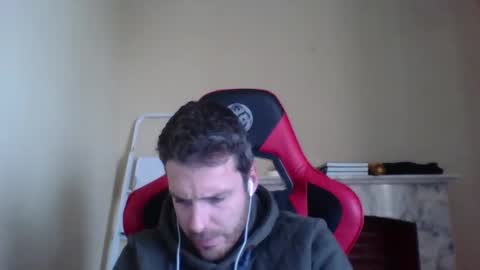 vascorro20 online show from 12/18/24, 03:22