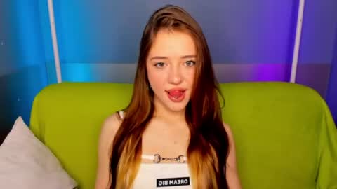 Snapshot of vasilisalove chatting on 06/20/26, 01:52 VasilisaLove online show from 06/20/26, 01:52