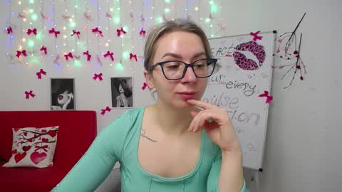 Snapshot of vasilisasii chatting on 03/08/26, 06:17 Vasilisa online show from 03/08/26, 06:17