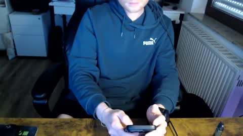 Snapshot of vaslo08 chatting on 04/10/26, 09:47 Vaslo online show from 04/10/26, 09:47