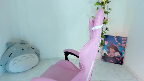 Snapshot of vaura222 chatting on 12/08/24, 12:18 vaura222 online show from 12/08/24, 12:18