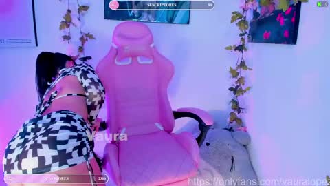 Snapshot of vaura222 chatting on 02/07/25, 01:25 vaura222 online show from 02/07/25, 01:25