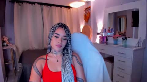 Snapshot of vayolett_bass chatting on 03/18/26, 07:22 Vayolett Bass online show from 03/18/26, 07:22