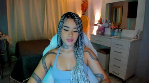 Snapshot of vayolett_bass chatting on 03/27/26, 08:59 Vayolett Bass online show from 03/27/26, 08:59