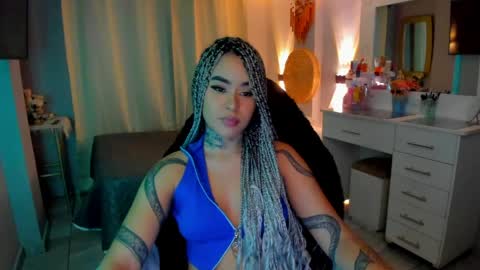 Snapshot of vayolett_bass chatting on 04/01/26, 06:36 Vayolett Bass online show from 04/01/26, 06:36