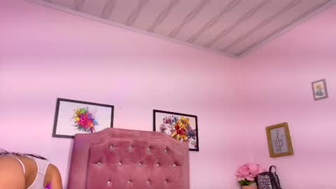 Snapshot of vaythiare_stone chatting on 07/04/26, 07:20 Vaythiare online show from 07/04/26, 07:20