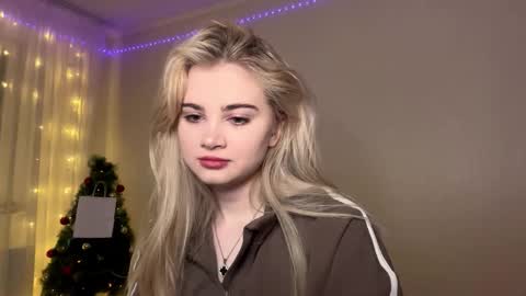 Monika online show from 01/13/26, 01:05