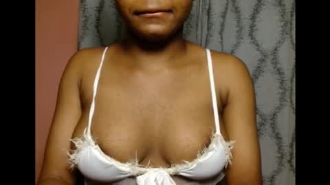 Snapshot of vee62 chatting on 06/26/26, 12:15 vee62 online show from 06/26/26, 12:15