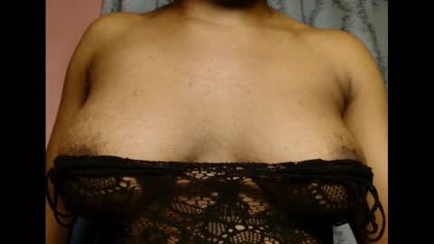 Snapshot of vee62 chatting on 07/12/26, 12:45 vee62 online show from 07/12/26, 12:45