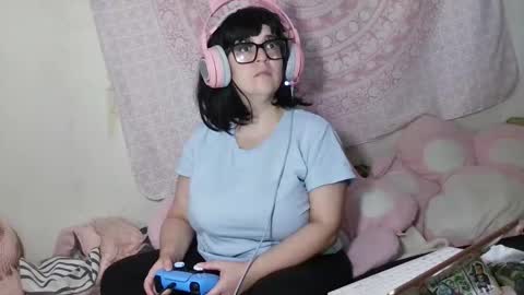 Veronica Lehane online show from 10/11/25, 12:26