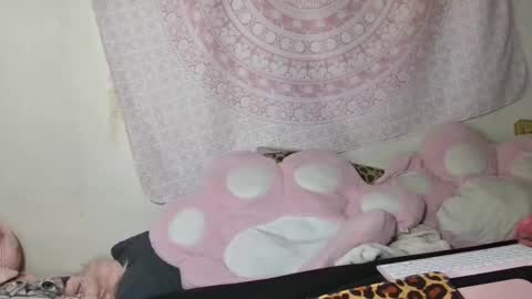 Veronica Lehane online show from 10/13/25, 07:14