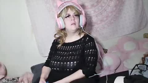 Veronica Lehane online show from 10/18/25, 05:46