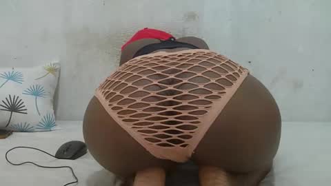 veera256 online show from 10/19/25, 04:46