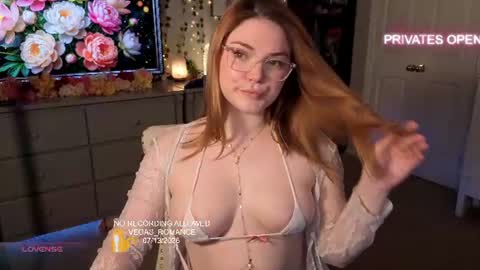 Snapshot of vegas_romance chatting on 07/14/26, 01:08 vegas_romance online show from 07/14/26, 01:08