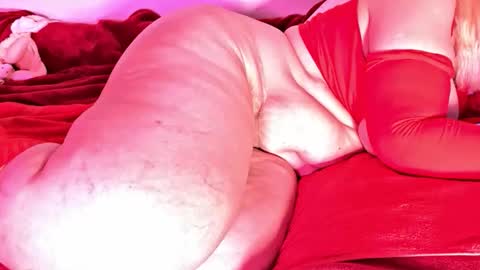 Snapshot of veheveun chatting on 04/19/26, 04:56 Vehe Veun online show from 04/19/26, 04:56