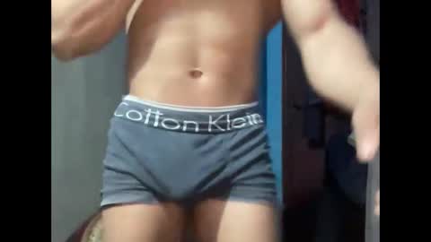 Snapshot of veilofstrength11 chatting on 11/14/25, 09:46 veilofstrength11 online show from 11/14/25, 09:46