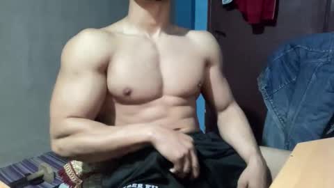 Snapshot of veilofstrength11 chatting on 11/21/25, 12:43 veilofstrength11 online show from 11/21/25, 12:43