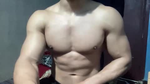 Snapshot of veilofstrength11 chatting on 12/04/25, 11:35 veilofstrength11 online show from 12/04/25, 11:35