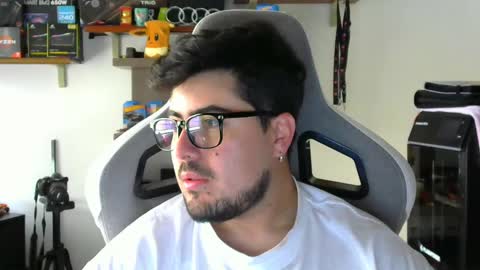 Snapshot of veils24 chatting on 09/08/25, 02:49 Charles online show from 09/08/25, 02:49