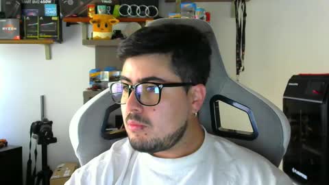 Snapshot of veils24 chatting on 11/04/25, 03:00 Charles online show from 11/04/25, 03:00