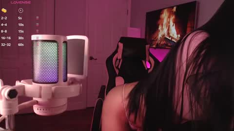 Snapshot of vekafaux chatting on 02/27/25, 03:36 vekafaux online show from 02/27/25, 03:36