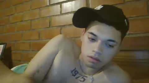 velasmanu1 online show from 10/24/25, 12:19