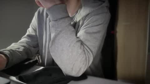 velian_hard online show from 11/18/25, 07:29