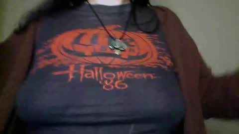 velira_ online show from 11/19/25, 12:10