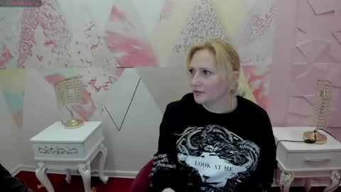 velka_raspberry online show from 05/01/26, 08:08