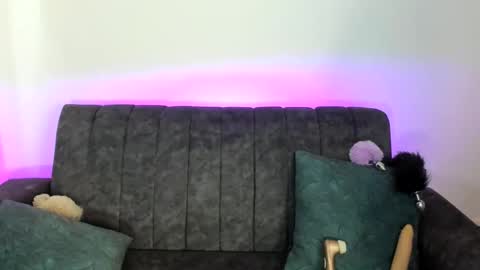 velmoon online show from 12/05/25, 08:27