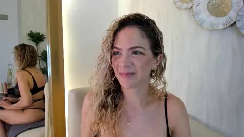 Velora online show from 11/18/25, 03:01