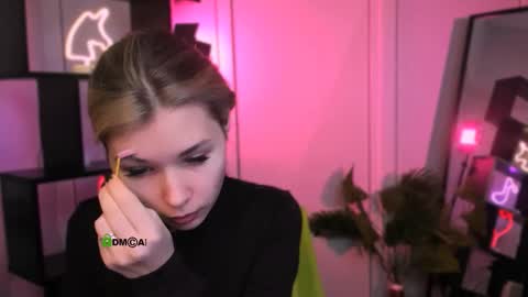 veloria_belle online show from 12/01/25, 07:19