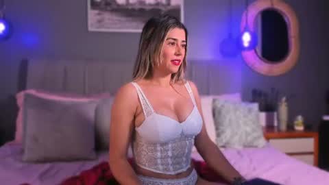 Snapshot of veluna_ chatting on 06/09/26, 12:17 veluna_ online show from 06/09/26, 12:17
