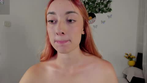 Snapshot of velvet_00 chatting on 04/12/26, 05:45 velvet_00 online show from 04/12/26, 05:45