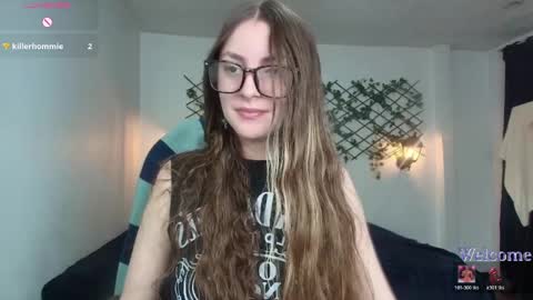 Snapshot of velvet__moon chatting on 04/05/26, 12:08 Sophi online show from 04/05/26, 12:08