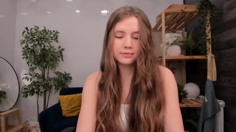 velvet_cherry online show from 02/06/25, 04:36