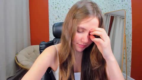 velvet_cherry online show from 02/19/25, 03:38