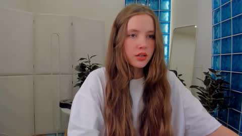 velvet_cherry online show from 03/11/25, 06:19