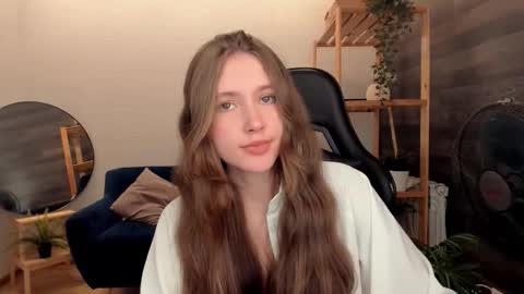 velvet_cherry online show from 09/23/25, 03:59