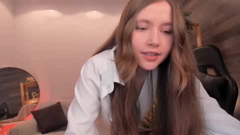 velvet_cherry online show from 09/30/25, 03:28