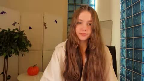 velvet_cherry online show from 10/30/25, 03:02