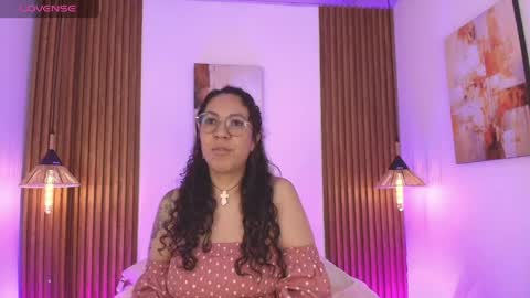 Emma Curly online show from 05/01/26, 12:21