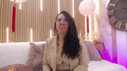 Emma Curly online show from 05/28/26, 12:35