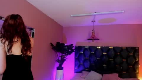 Isabella  online show from 07/06/26, 12:13