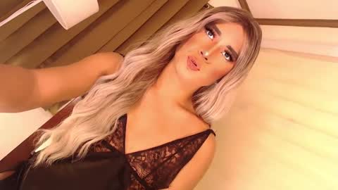 Snapshot of velvet_fux chatting on 12/02/24, 11:34 Richy will make you fall in love online show from 12/02/24, 11:34