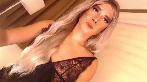 Snapshot of velvet_fux chatting on 12/02/24, 04:53 Richy will make you fall in love online show from 12/02/24, 04:53