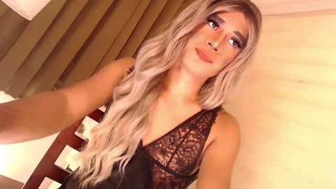 Snapshot of velvet_fux chatting on 12/05/24, 01:17 Richy will make you fall in love online show from 12/05/24, 01:17